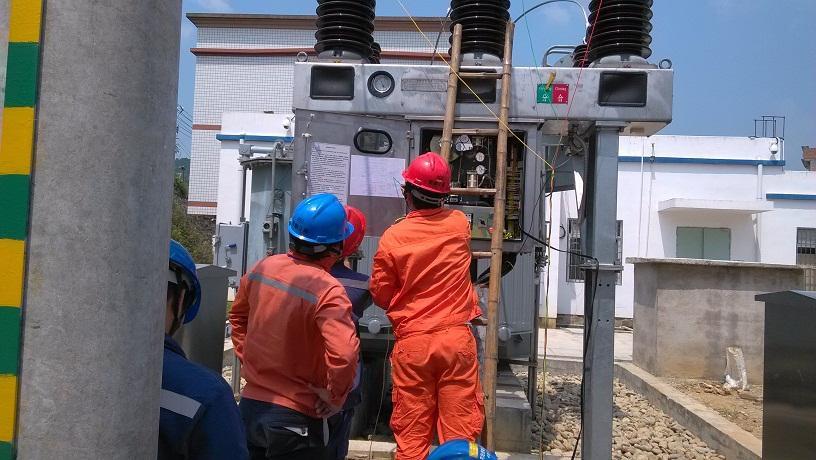 華電高科為南寧上林供電公司提供現(xiàn)場指導(dǎo)05 華電高科為南寧上林供電公司提供現(xiàn)場指導(dǎo)05